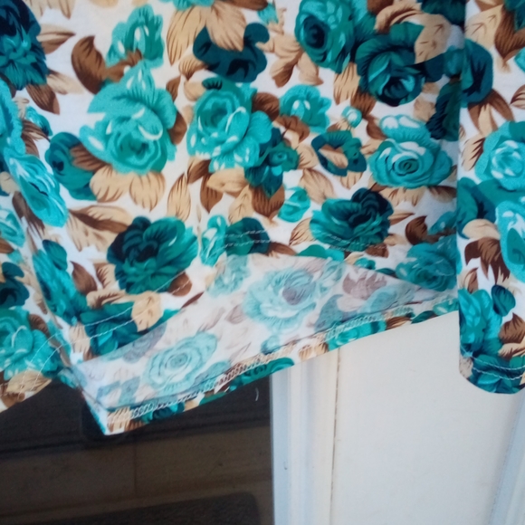 Green Roses - Picture 5 of 8